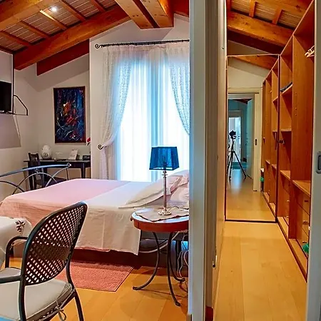Del Grappa Bed & Breakfast 3*